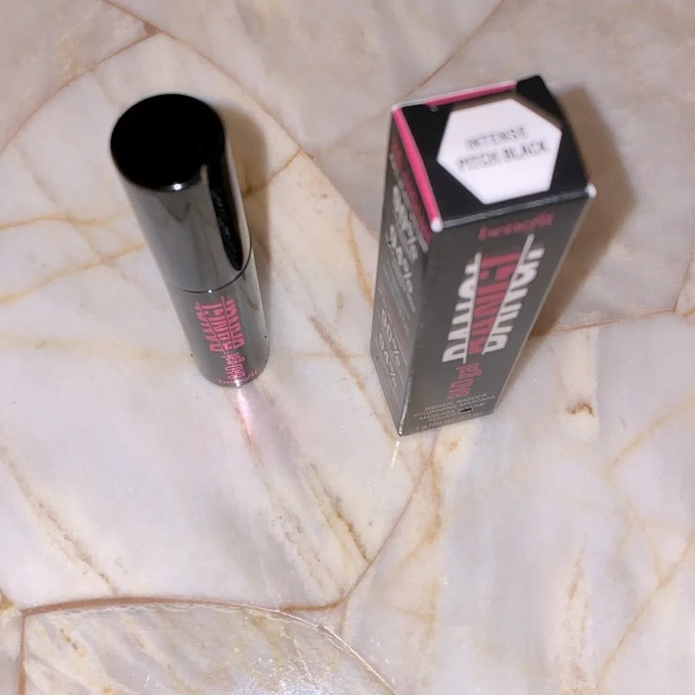 Benefit‎ BADgal Bang! 36-Hour Full-Blast Volumizing Mascara, Travel Size, 0.1 oz